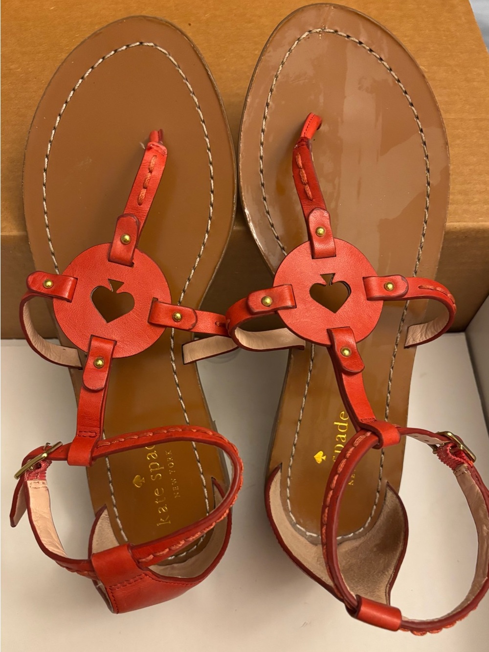 kate spade Red Leather Logo-Detail T-Strap Spade Sandals